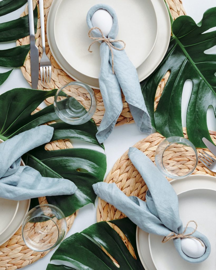 Tropical Easter aesthetic tables etting